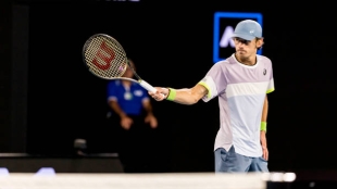 Álex de Miñaur alaba a Novak Djokovic. Foto: gettyimages