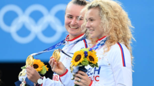 Krejcikova y Siniakova, oro olímpico en Tokio, formarán pareja como locales en Praga. Fuente: Getty