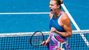 Aryna Sabalenka durante su partido de segunda ronda en el Open de Australia 2023. Foto: Getty
