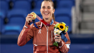 Belinda Bencic, con el oro olímpico. Fuente: Getty