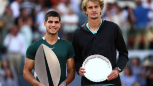Carlos Alcaraz y Alexander Zverev tras jugar la final en Madrid. Fuente: Getty
