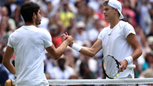 Carlos Alcaraz y Holger Rune en Wimbledon 2023. Foto: getty