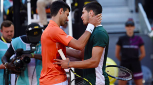 Carlos Alcaraz y Novak Djokovic tendrán una gran batalla por el número 1. Fuente: Getty 