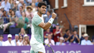 Carlos Alcaraz pasa a cuartos de final en el ATP Queen's 2023. Foto: Getty