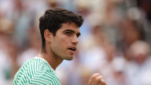 Carlos Alcaraz accede a la final del ATP Queen's 2023. Foto: Getty