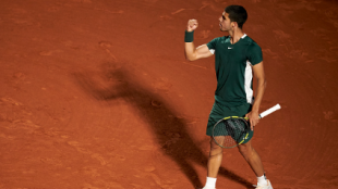 Carlos Alcaraz gana a Stefanos Tsitsipas en ATP Conde de Godó 2022. Foto: gettyimages