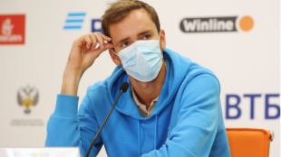 Daniil Medvedev apoya a Novak Djokovic en vacuna. Foto: gettyimages