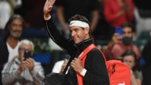 Del Potro saludando a la gente en el Lawn Tennis de Buenos Aires. Foto: Getty
