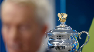 La Copa Norman Brooks, el título de campeón del próximo Open de Australia. Fuente: Getty