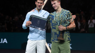 Holger Rune, junto a Djokovic. Fuente: Getty