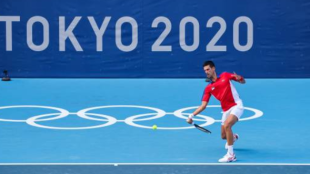 Djokovic, a segunda ronda por la vía rápida