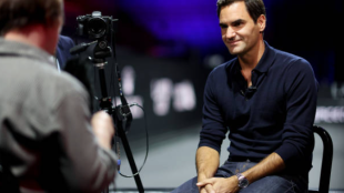 Roger Federer atendiendo a los medios de comunicación. Fuente: Getty.