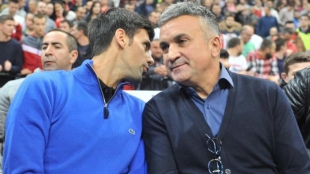 Srdjan, el papá de Djokovic, vuelve a atacar a Federer. Foto: Getty