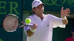 Fernando González y su golpe de derecha. Fuente: Getty