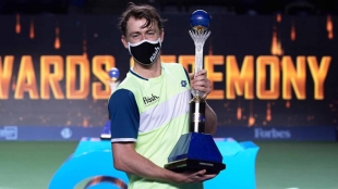 El australiano cierra el puño durante su choque ante Hurkacz. Foto: Getty