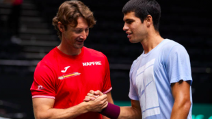 Juan Carlos Ferrero con Carlos Alcaraz. Foto: Getty