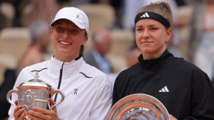 Iga Swiatek y Karolina Muchova en Roland Garros 2023. Foto: Getty