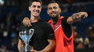 Exultantes Kokkinakis y Kyrgios tras proclamarse campeones del dobles. Foto: Getty
