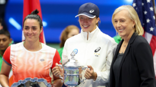 Ons Jabeur, Iga Swiatek y Martina Navratilova. Foto: Getty
