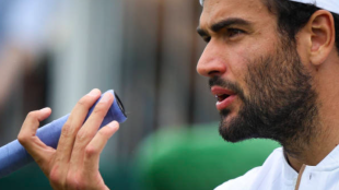 Matteo Berrettini al saque. Fuente: Getty