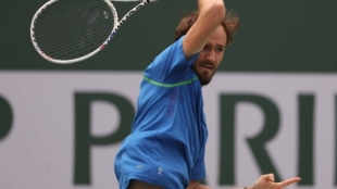 Daniil Medvedev gana a Zverev en Indian Wells 2023. Foto: gettyimages