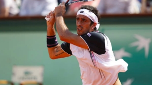 Potito Starace durante uno de sus partidos en Roland Garros. Fuente: Getty