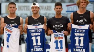 Los participantes en el Adria Tour, tras su partido de baloncesto. Fuente: Getty
