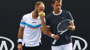Tim Puetz, junto a su compañero de dobles Nielsen en el Open de Australia. Fuente: Getty