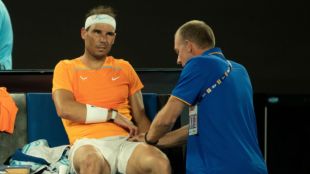 Rafael Nadal se lesiona en el Open de Australia 2023. Foto: Getty