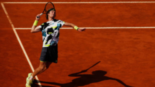 Andrey Rublev al saque. Fuente: Getty