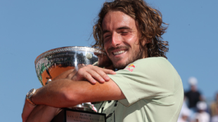 Stefanos Tsitsipas habla como campeón de Montecarlo 2022. Foto: gettyimages