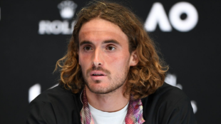 Stefanos Tsitsipas en rueda de prensa en el Open de Australia 2023. Foto: Getty