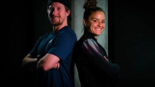 Tom Hill junto a Maria Sakkari. Fuente: WTA