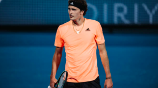 Zverev se impone a Djokovic en la World Tennis League. Foto: Getty