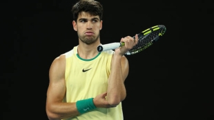 Carlos Alcaraz pierde con Zverev en Open de Australia 2024. Foto: gettyimages