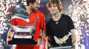 Daniil Medvedev y Andrey Rublev en Dubai 2023. Foto: getty