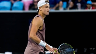 Holger Rune pierde con Arthur Cazaux en Open de Australia 2024. Foto: gettyimages