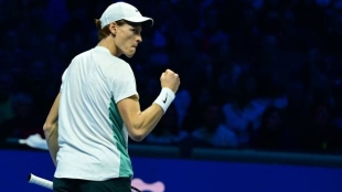 Jannik Sinner gana a Holger Rune en ATP Finals 2023. Foto: gettyimages