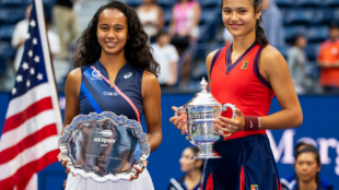 Leylah Fernández y Emma Raducanu en el US Open 2021. Foto: getty