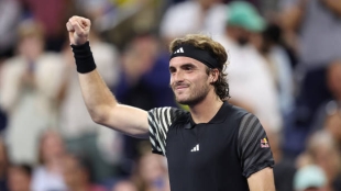Stefanos Tsitsipas, revés a una mano en US Open 2023. Foto: gettyimages