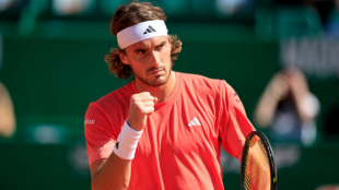 Stefanos Tsitsipas en el Masters 1000 de Montecarlo 2024. Foto: getty