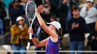 Iga Swiatek, ganadora ante Naomi Osaka en Roland Garros 2024. Foto: gettyimages