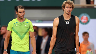 Rafa Nadal y Alexander Zverev en Roland Garros 2022. Foto: getty