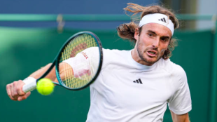 Stefanos Tsitsipas superó el debut en Wimbledon.