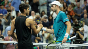 Carlos Alcaraz and Botic van de Zandschulp at the US Open 2024. Photo: getty