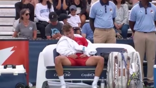 Holger Rune en el ATP Cincinnati 2024 sufriendo un golpe de calor. Foto: Getty