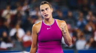 Aryna Sabalenka advances in the WTA Wuhan 2024. Photo: Getty