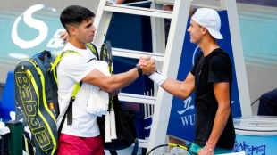 Carlos Alcaraz will play against Rune in the Six Kings Slam 2024. Photo: gettyimages.