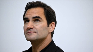 Roger Federer returns to the courts at the ATP Shanghai 2024 in an exhibition match. Photo: Getty