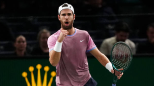 Karen Khachanov at the ATP Rolex Paris Masters 2024. Photo: Getty